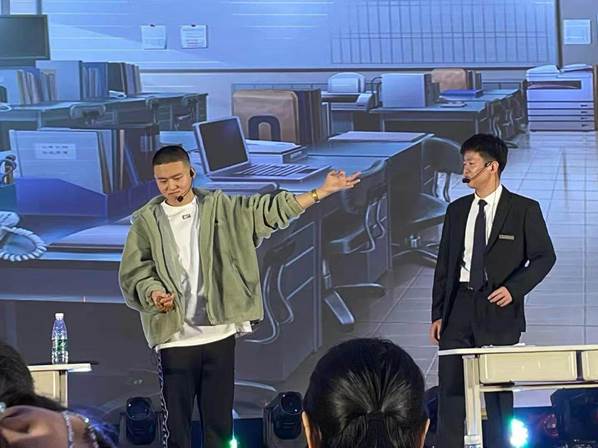 说明: C:\Users\Administrator\Desktop\测通学院成功举办2020级新生迎新晚会暨“音梦起航,为你唱响”主题音乐盛典\6小品表演.jpg