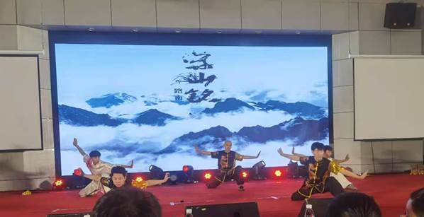 说明: C:\Users\Administrator\Desktop\测通学院成功举办2020级新生迎新晚会暨“音梦起航,为你唱响”主题音乐盛典\7武术表演.jpg